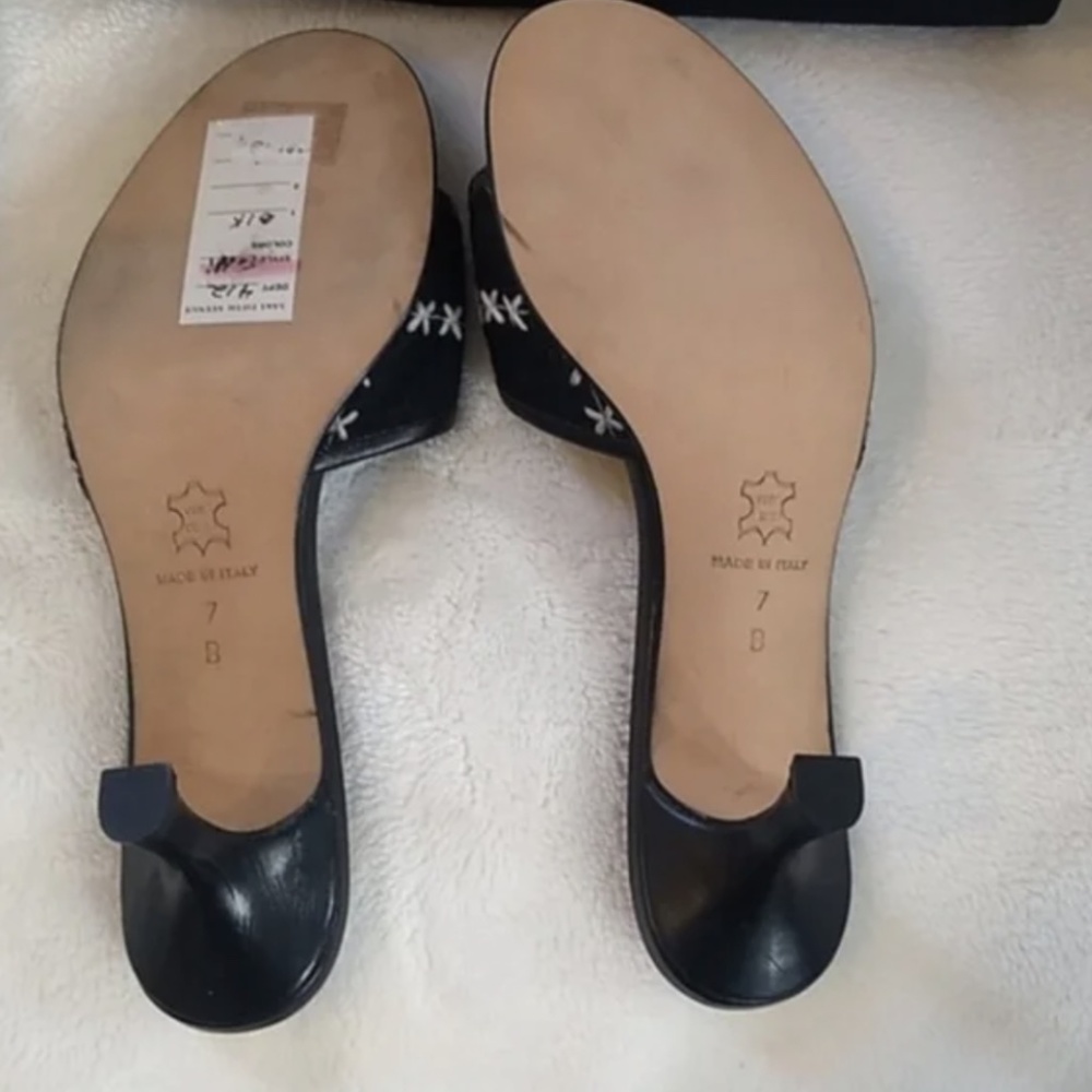 Isabella Fiore Black Sandal Mules with Red Floral Insole - Picture 5 of 5